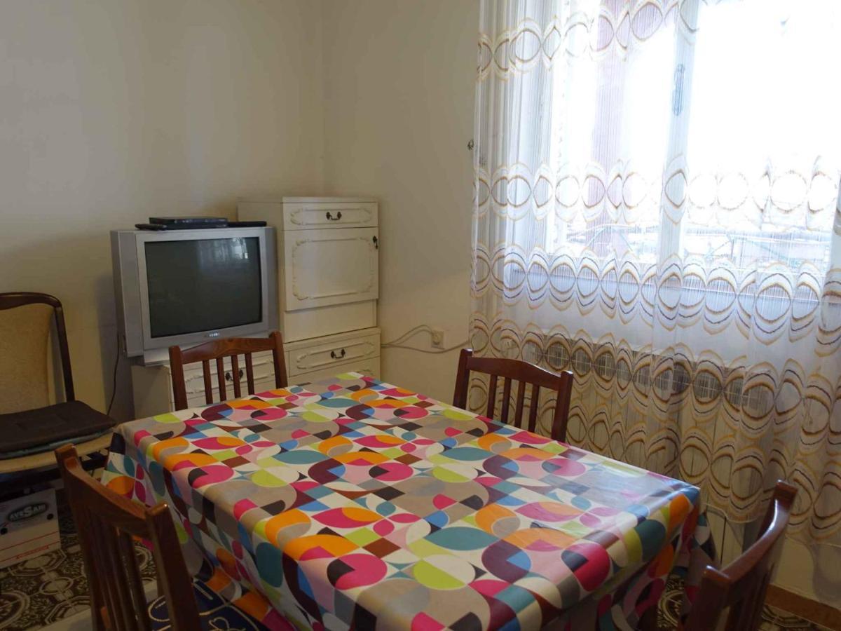 Apartment In Omisalj - Insel Krk 39736 Exterior foto