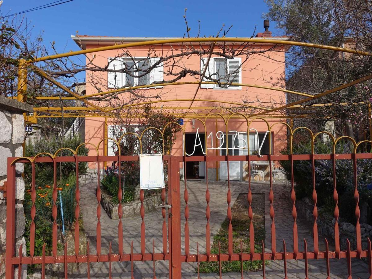 Apartment In Omisalj - Insel Krk 39736 Exterior foto